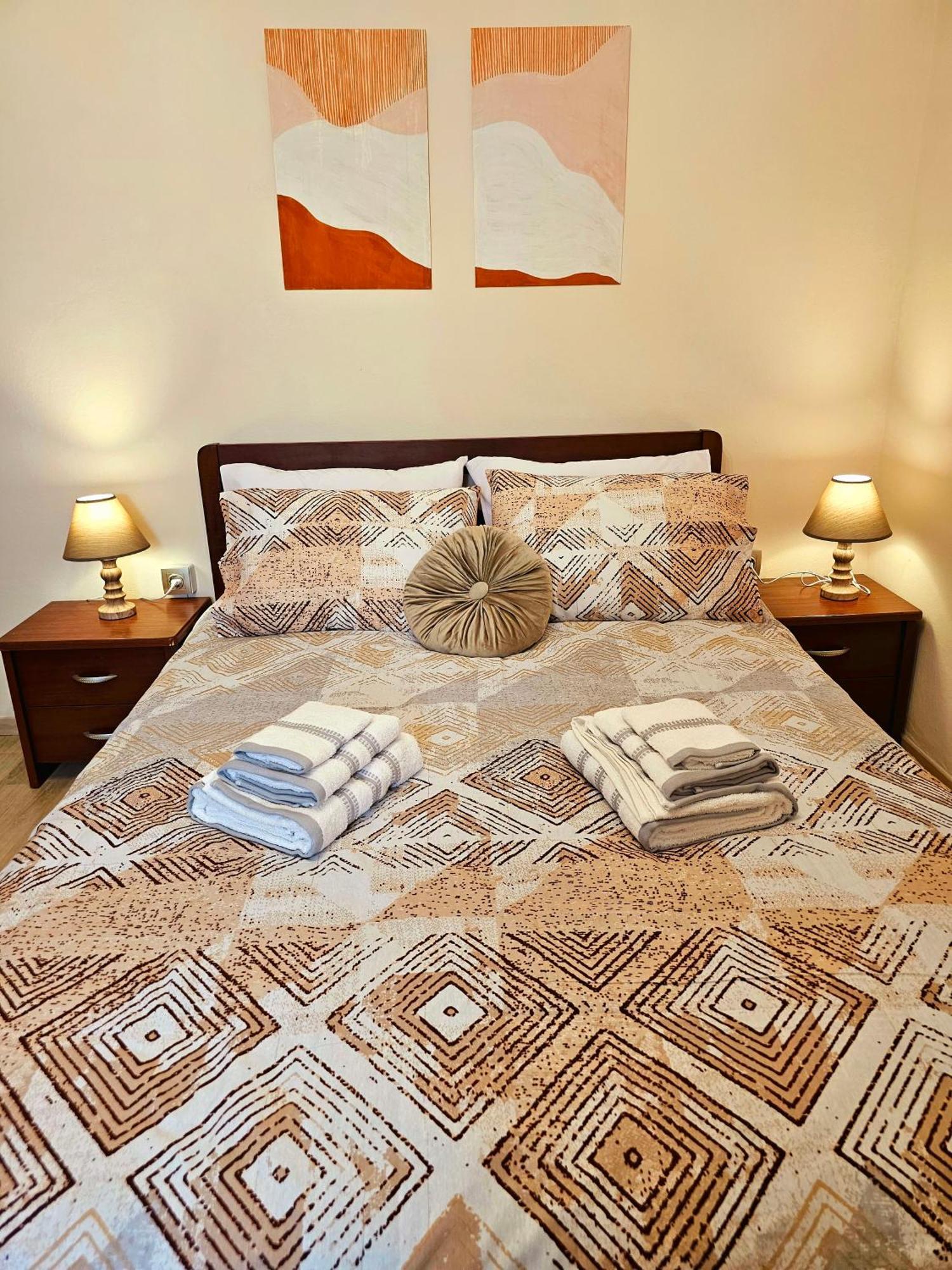 Cozypolis Apartment